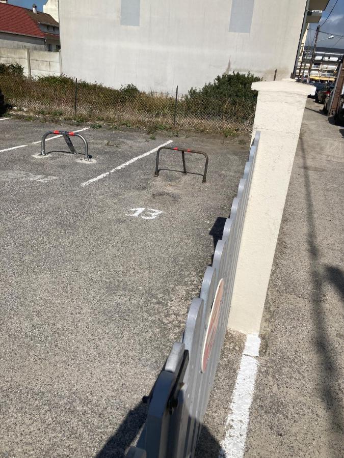 Les Obiones, Vue Laterale Mer, Fort Mahon Plage, Magnifique Studio Cabine 4P, Avec Balcon , Parking Prive Gratuit, Wifi, Classe 2 Etoiles, Exposition Plein Sud En Baie De Somme Dış mekan fotoğraf